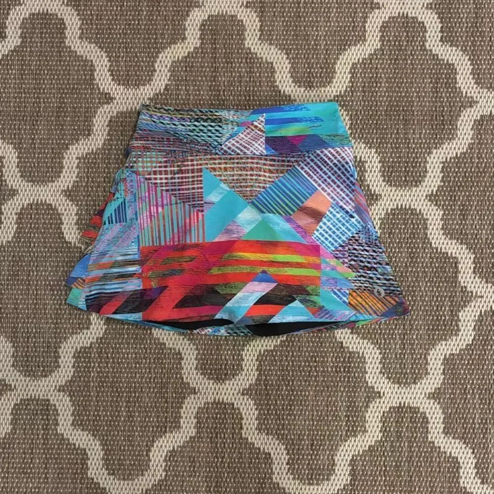 Dona Jo geometric print tennis skirt size small